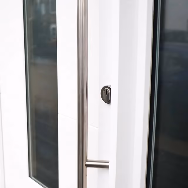 Der Einbau von Türen sicher und von guter Qualität